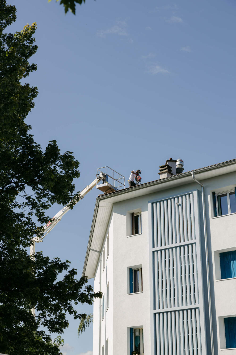 Travaux en toiture et couverture sur des chantiers difficiles d'accès